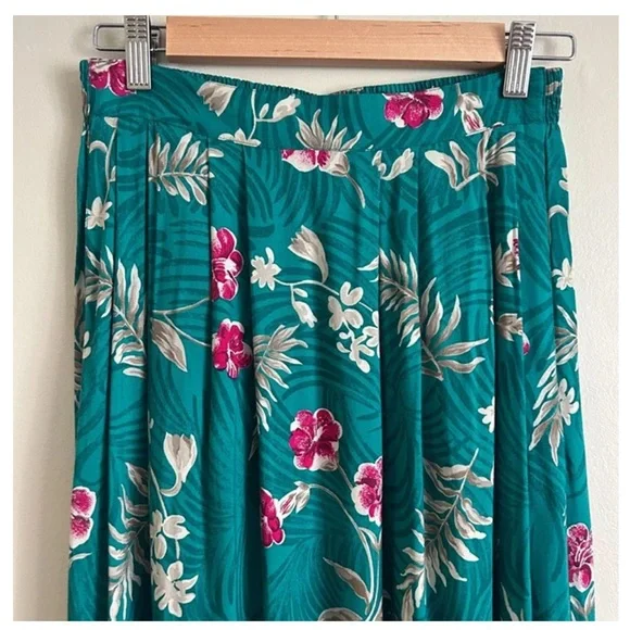 Sag Harbor Midi Skirt - Picture 2 of 6